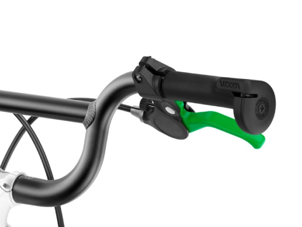 Die Lenkerenden der Woom Go Kindervelos sind so geformt, dass sich Kinder bei einem Sturz weniger weh machen. 